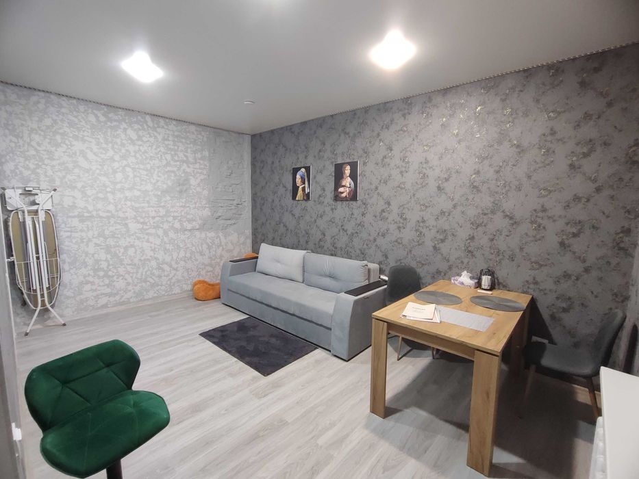 Продаж квартири по вул. Тихвінська, буд. 4(КРЕС)