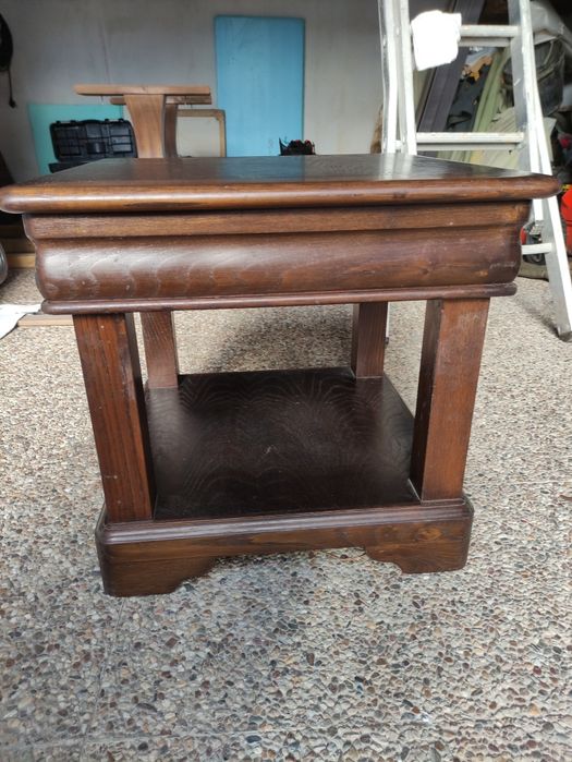 Mesa de apoio sala, em madeira de castanho