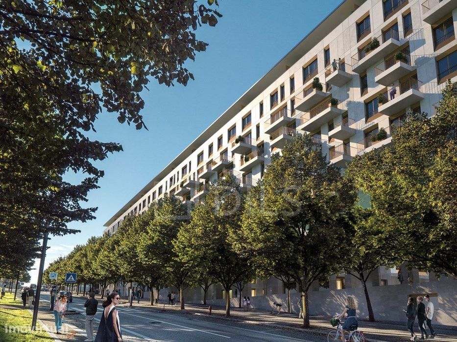 Apartamento T3 com área exterior na Alameda das Antas