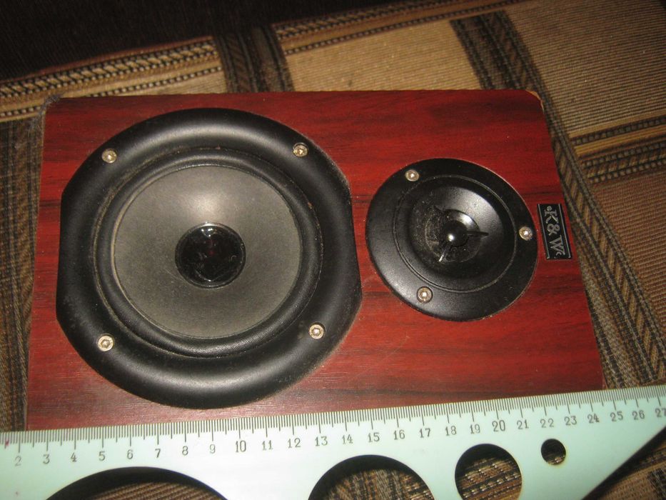 Музыкальная колонка K&W.Рабочая