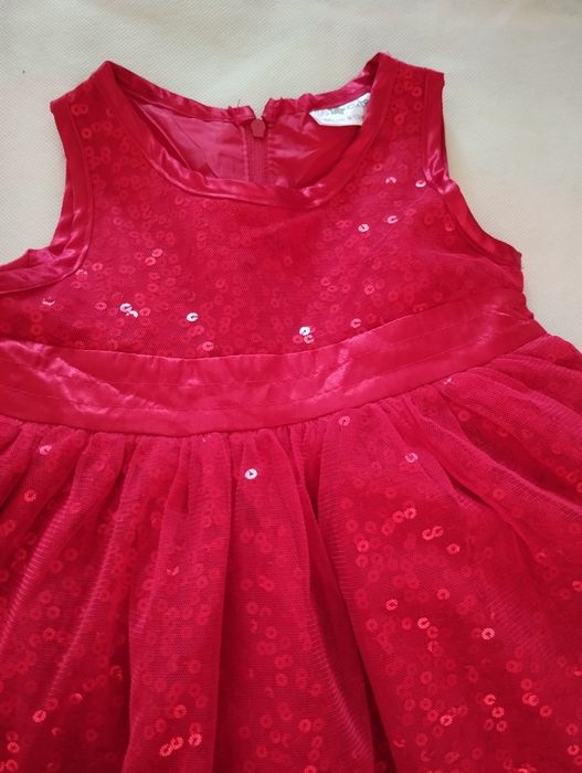 Czerwona sukienka