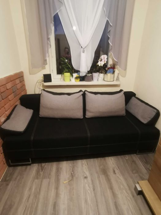 3 Komody + sofa.