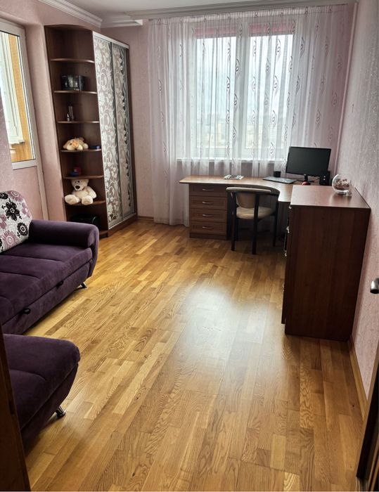 Здаю затишну кімнату для дівчини/ Позняки (ТЦ Piramida)