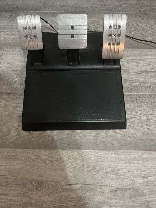 Kierownica thrustmaster t150 pro + shifter