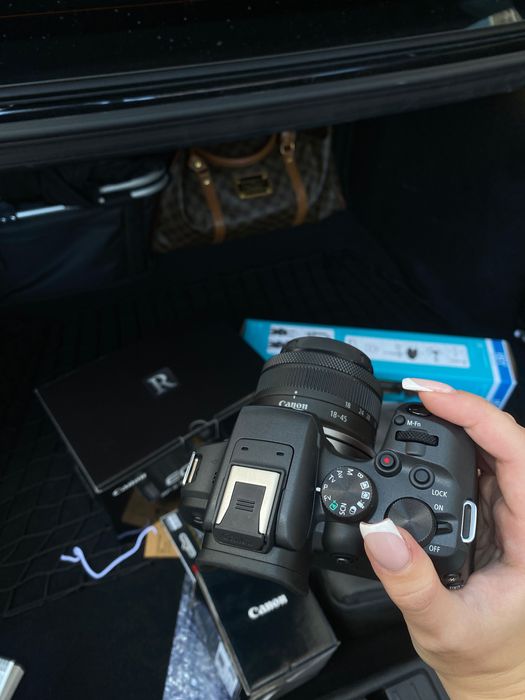 Фотоапарат Canon 2022