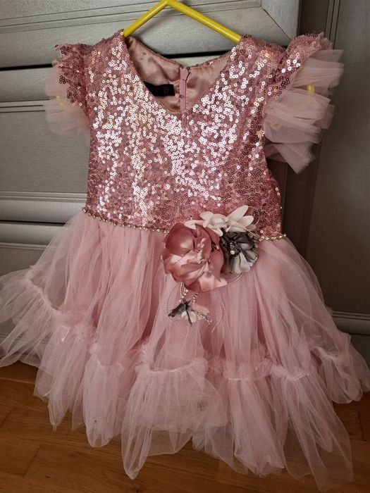 Нарядне, пишне плаття, сукня з фатіном 2-3 рочки