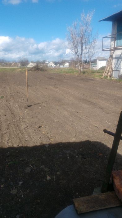 місце під парковку автомобіля будівельної техніки автобуса трактора