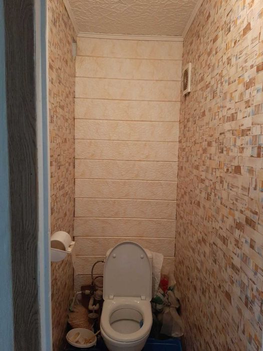 Продам квартиру 4 кім. Салтівка 656м/р 8/9 цегла 55000у.е.Q