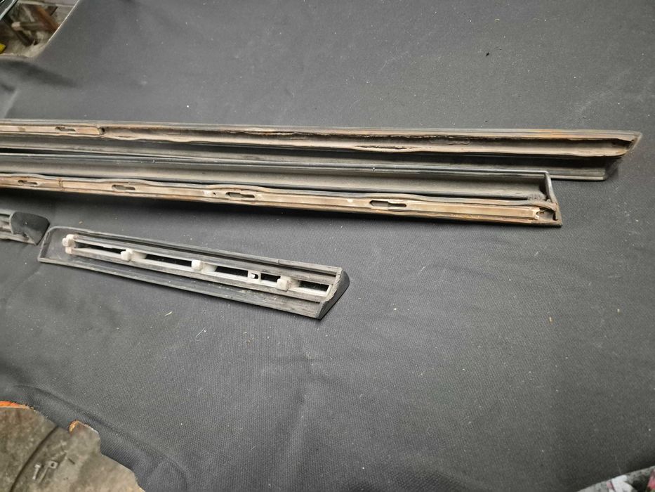 Audi s3 8l komplet listw drzwi