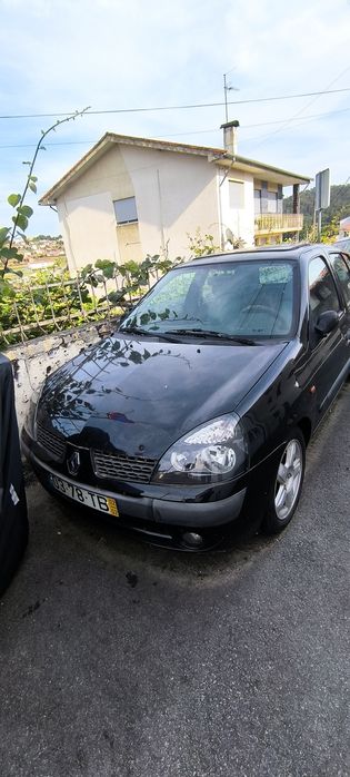 Clio 1.5 gasóleo. Fevereiro de 2002
