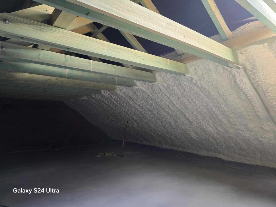 Naprawa Izolacji dachu Docieplenie celuloza wełna piana pur ocieplanie
