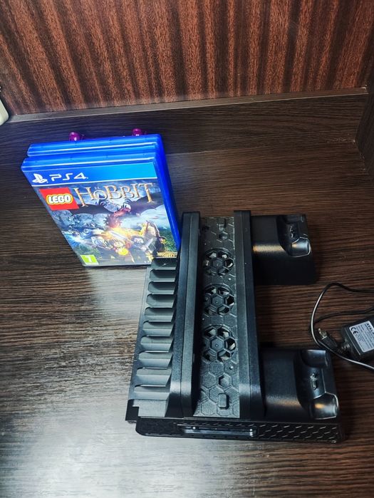 Підставка для ПС 4, DOBE для вертикального розміщення