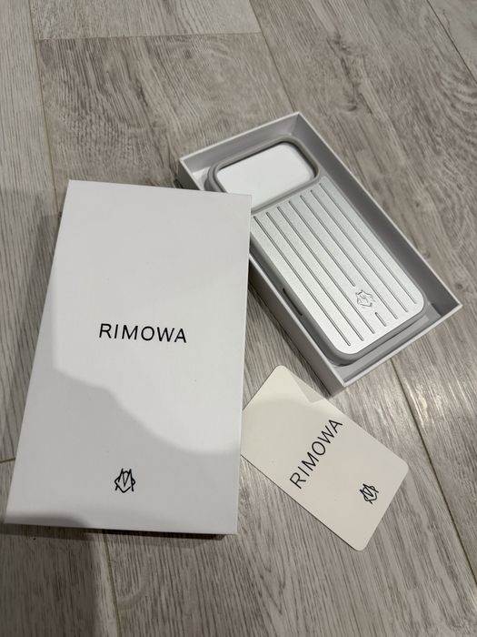 Чохли Rimowa на 17 pro max чорний і сірий,гортай)