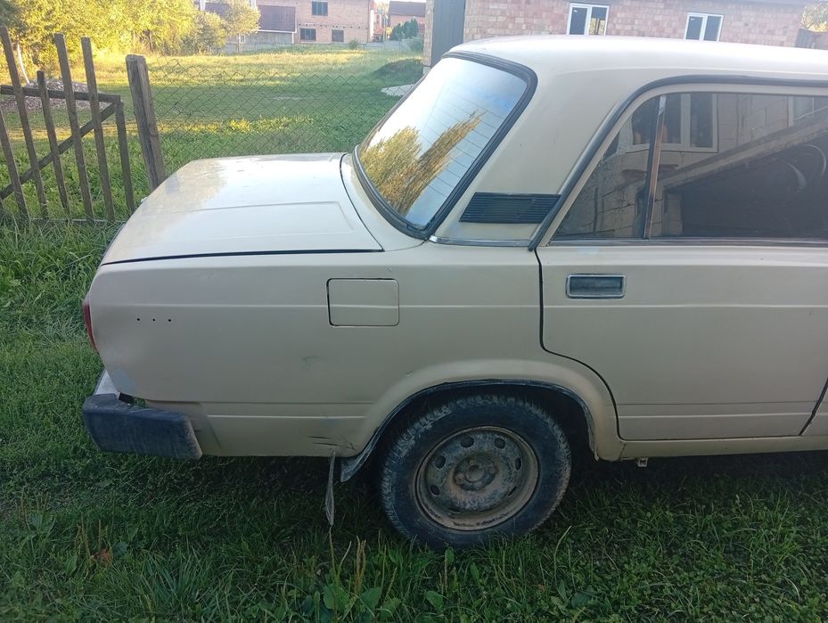 Продається машина ваз 2105