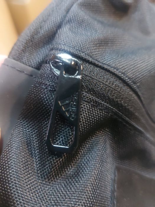 Сумка adidas Essentials
колір чорний IT2048