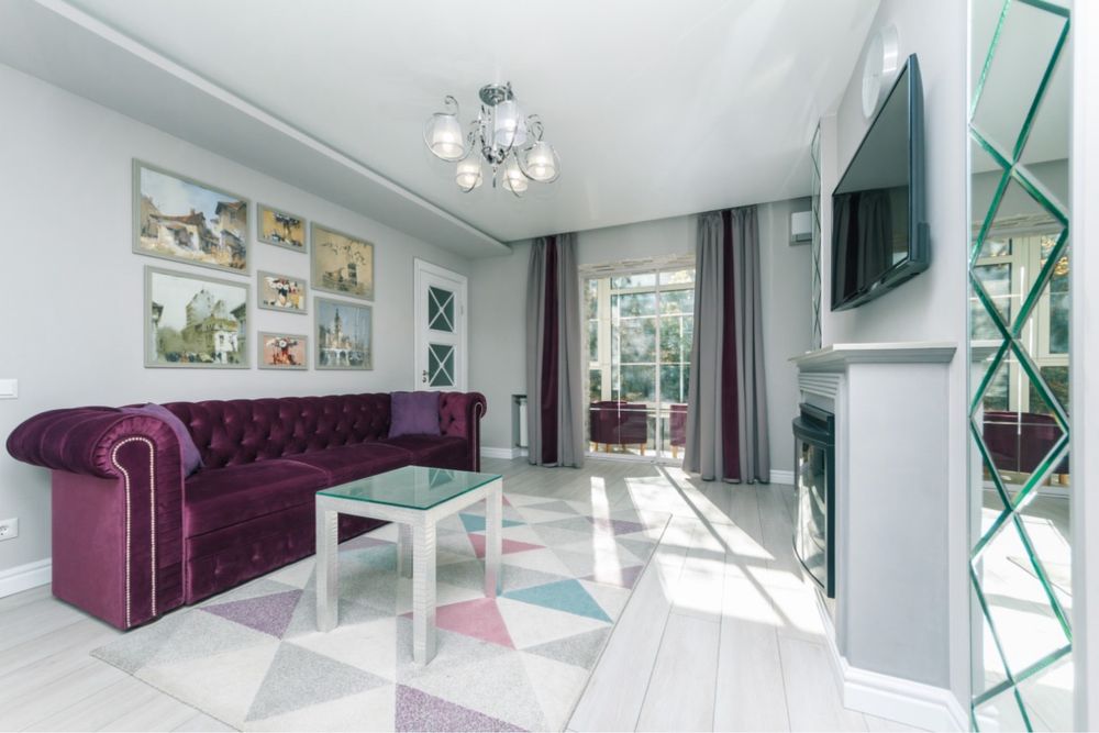 Посуточно, двухкомнатная  , центр , Гуливер , бульвар Леси Украинки 10