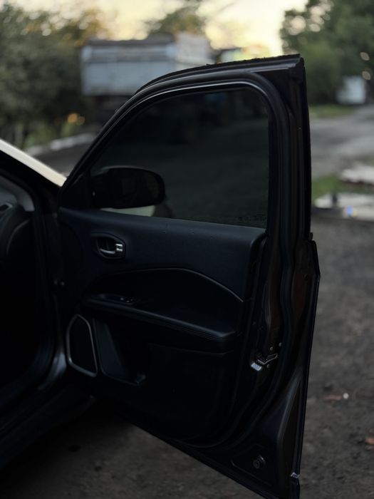 Продам Jeep Compass