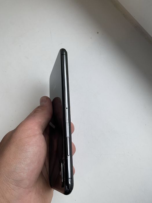 Продам iPhone Xs Max