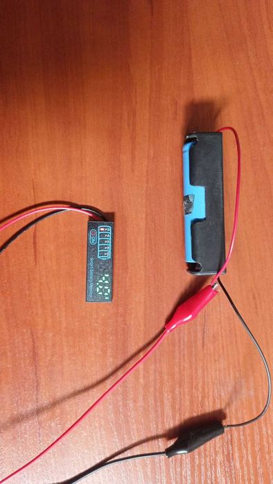 индикатор уровня заряда с цифровым вольтметром