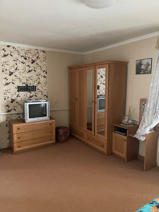 Продам двохповерховий будинок з меблями та технікою