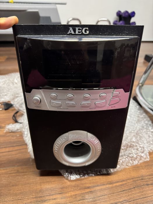 Subwoofer kina domowego AEG, wzmacniacz wbudowany
