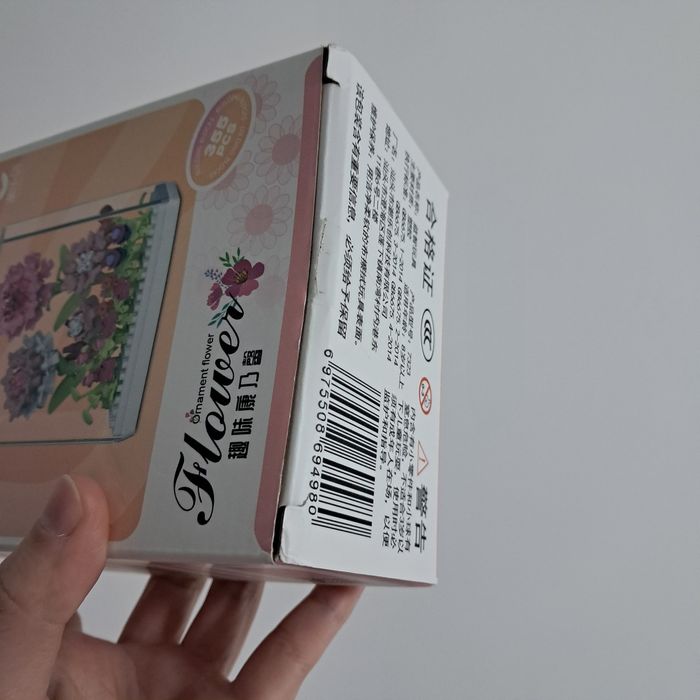 Конструктор букет квітів під захисним прозорим купулом квіти в колбі