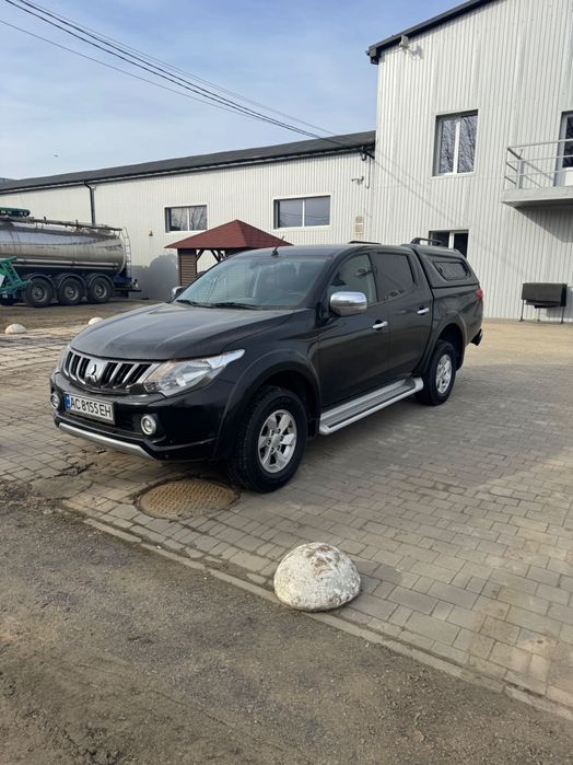 Автомобіль L-200