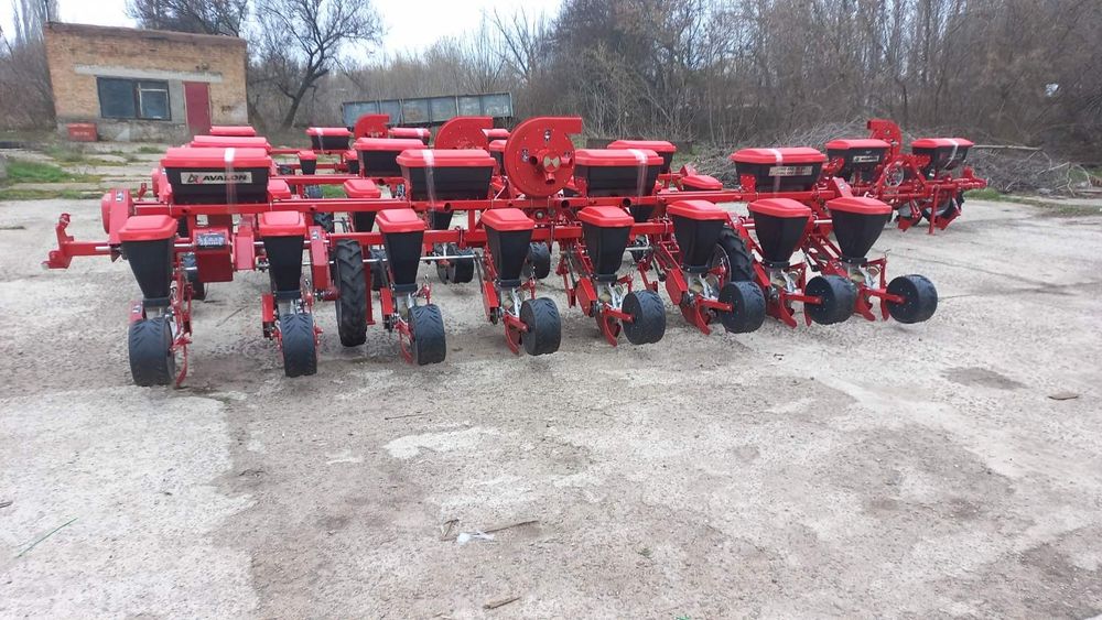 Универсальная Пневматическая Сеялка УПС-8