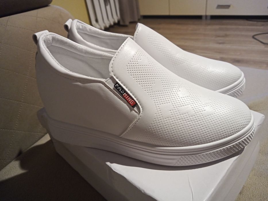 Sneakersy nowe białe rozm. 39-40