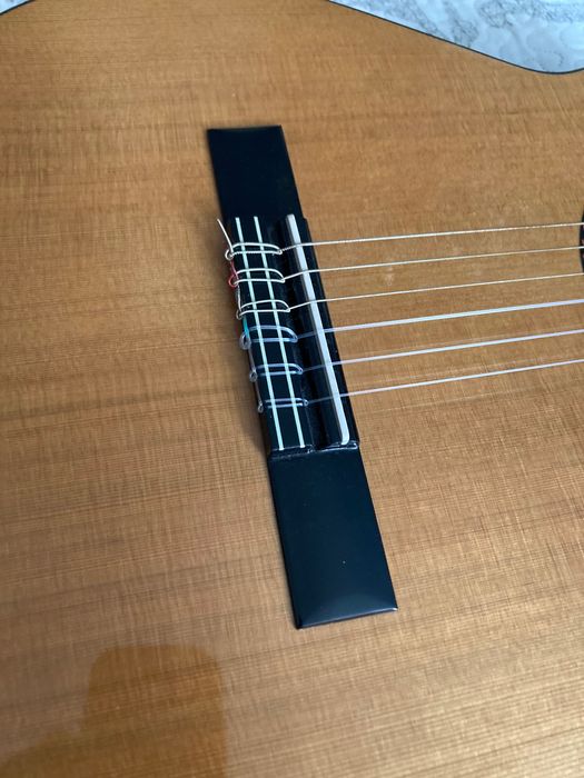 Продам акустичну гітару Admira Maria