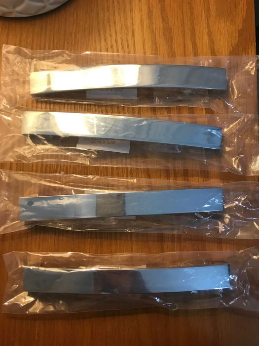 Vendo 4 Puxadores Novos