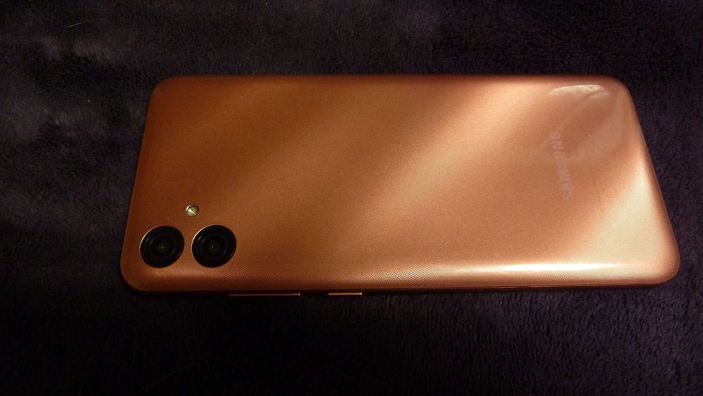 Продам Samsung A04e