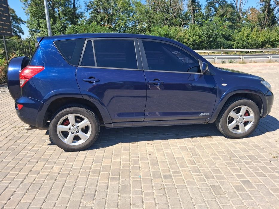 Продам Toyota Rav4