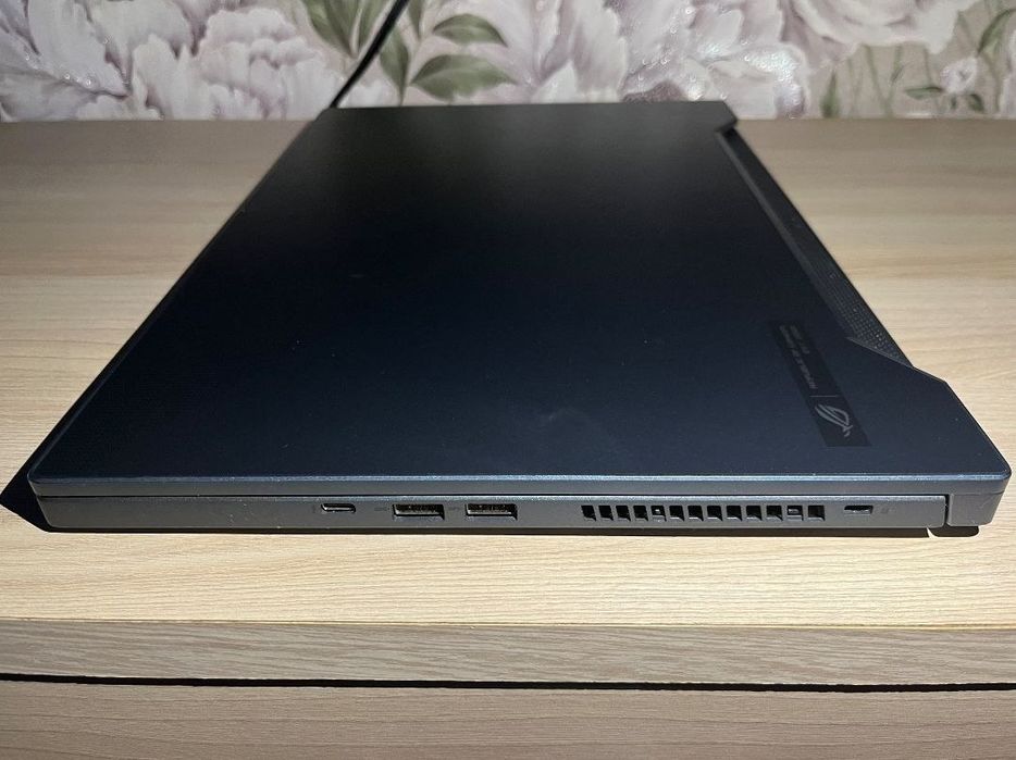 Asus Rog Zephyrus 15.6" 240Hz RTX 2070 8Gb I7-10750H