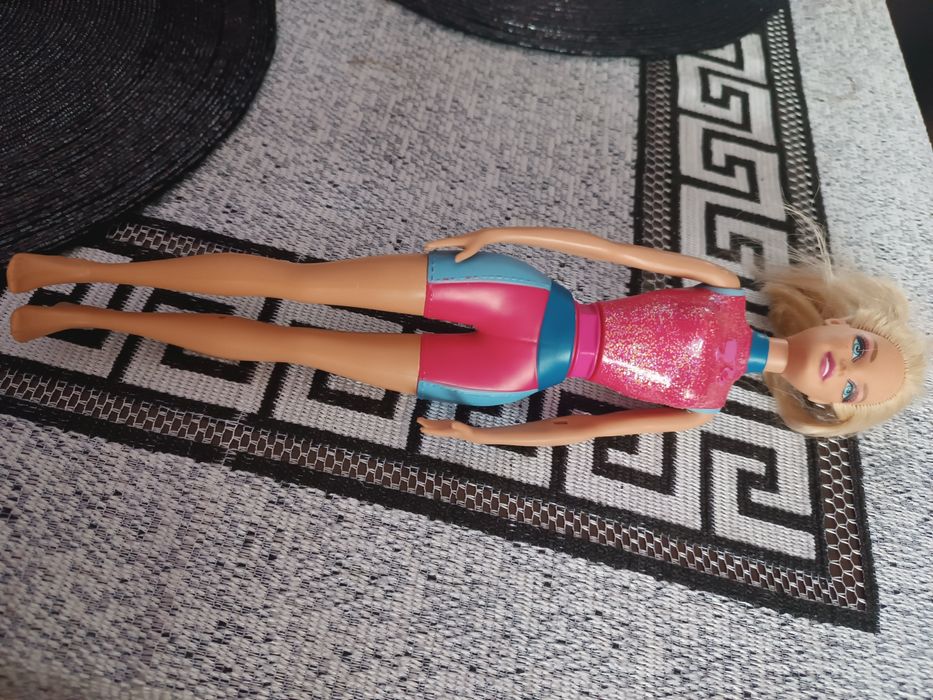 Lalka Barbie Mattel zapraszam
