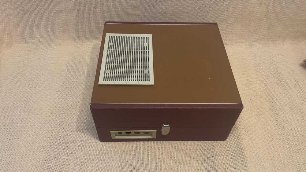 Gramofon Bambino 4 - 100 % sprawny.