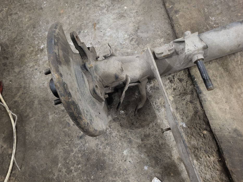 Задня балка Нісан Альмера N15