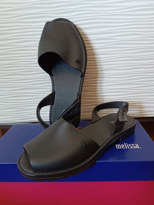 Sabrinas Melissa pretas em muito bom estado