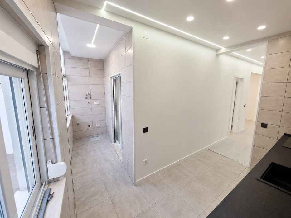 T1+1 com anexo, quintal e terraço, totalmente remodelado