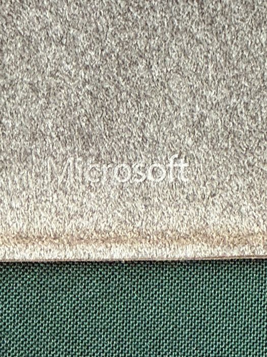 Microsoft Surface Go + klawiatura