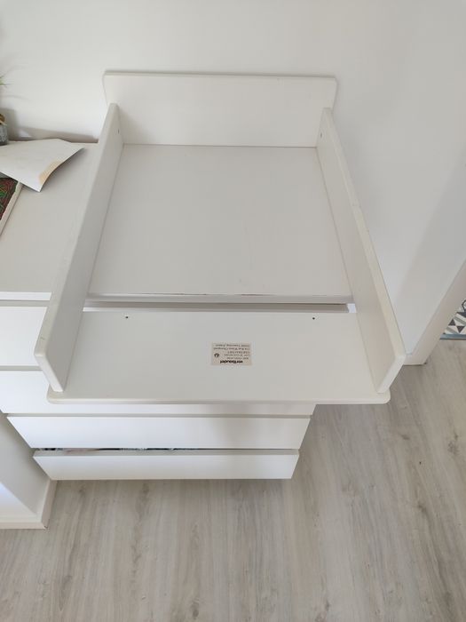 Muda fraldas para cómoda e berços