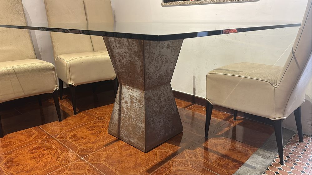 Vendo mesa de jantar + 8 cadeiras