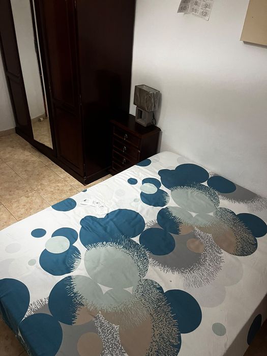 1 Quarto para casal & 1 quarto pra solteiro arrendar