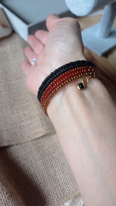 Bransoletka z drobnych, szklanych koralików