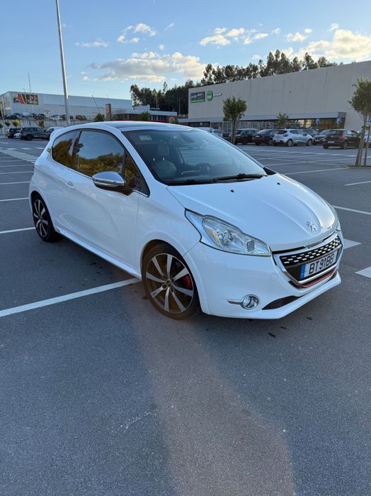 Peugeot 208 gti  thp
