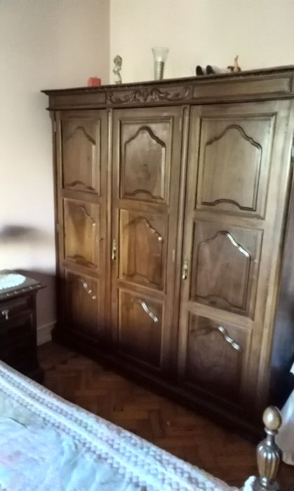 Mobília de quarto completa em Mogno