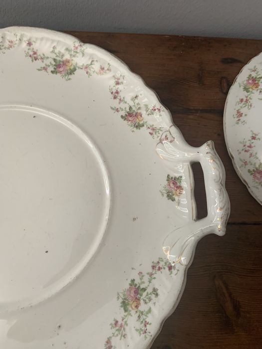 Vintage Terrina muito antiga com  prato igual