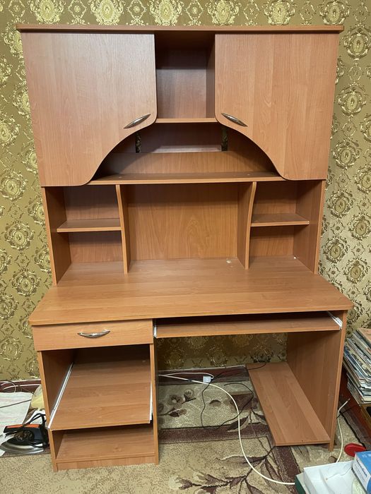 Стіл компютерний