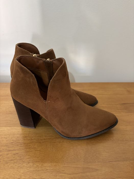 Sapatos salto alto