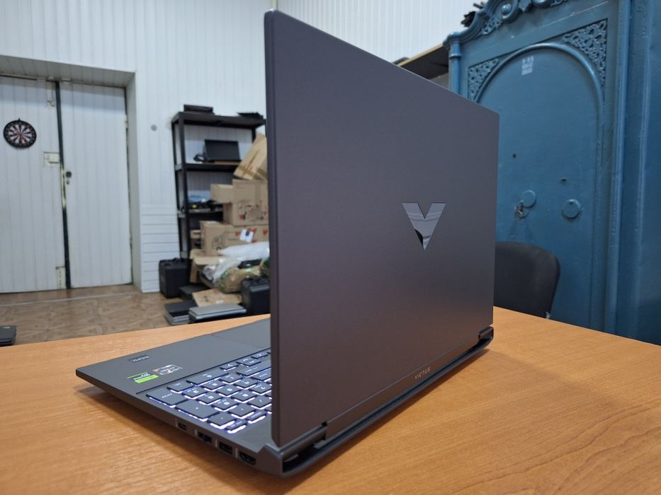 HP Victus 15-fb3093dx Ryzen 7 7445HS RTX 4050 6Gb DDR5 16Gb  SSD 512Gb